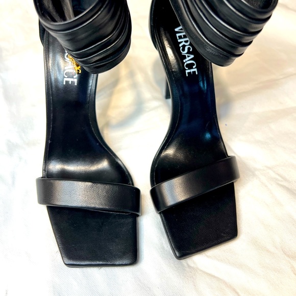 Versace Medusa heels - Picture 2 of 10